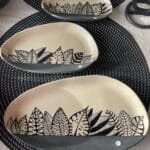 Plat décor feuille (grande)