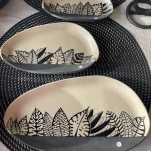Plat décor feuille (moyen)